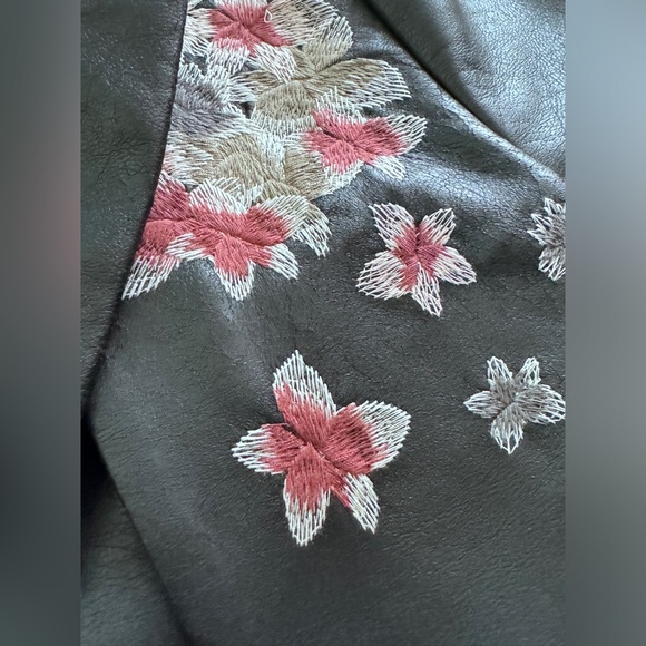 BCBGMAXAZRIA Alix Embroidered Faux Leather Trench Coat - SZ XS - Picture 7 of 11